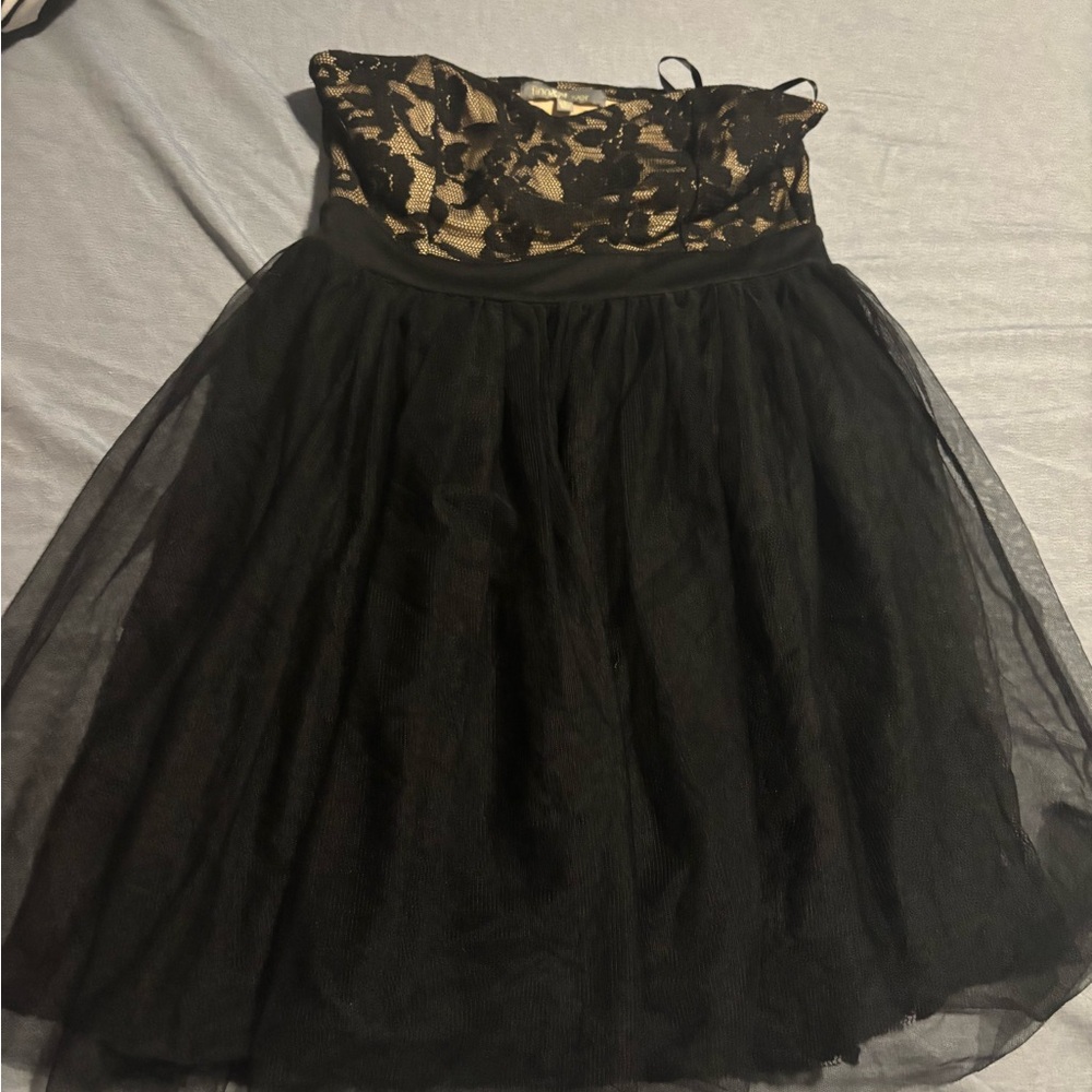 finn & clover Strapless Black and Gold Dress